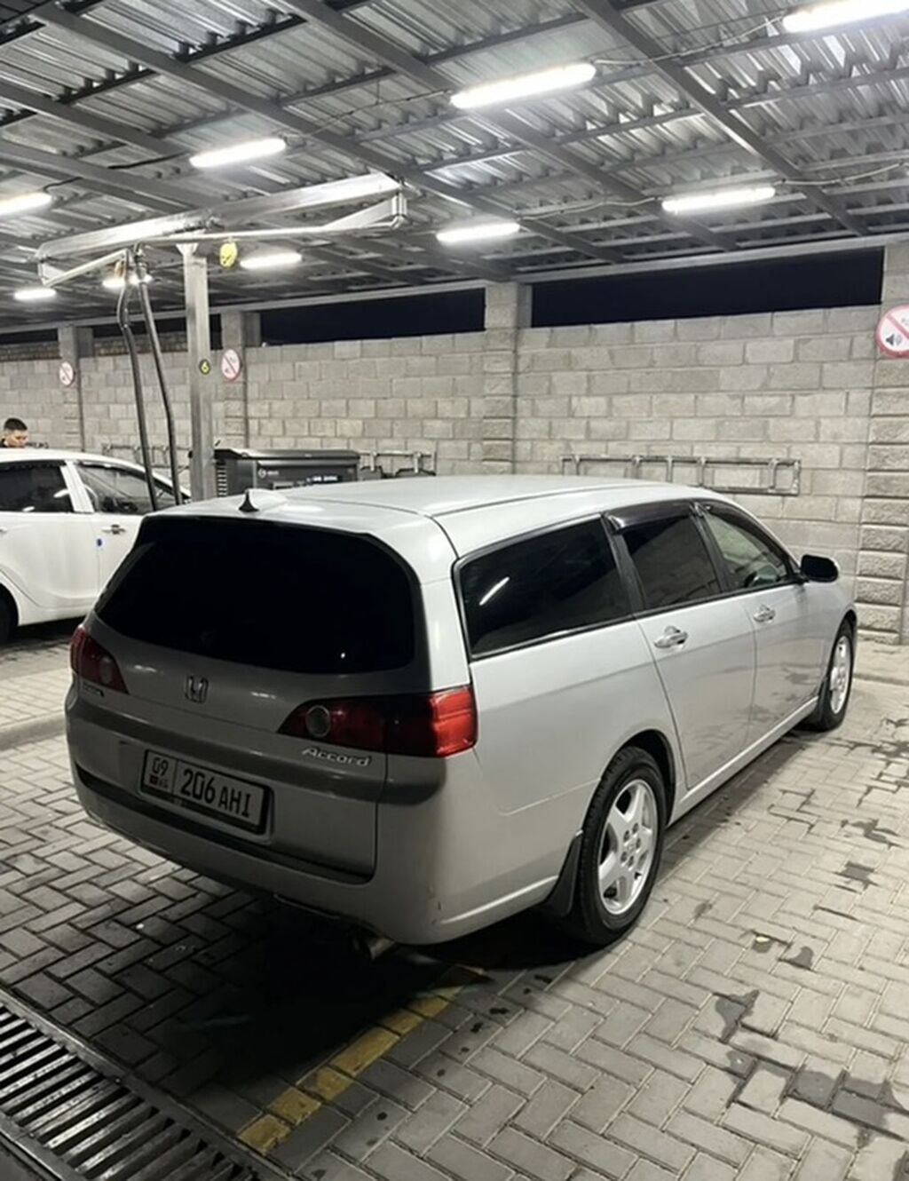 Honda Accord: 2003 г., 2.4 л, Автомат, Газ, Универсал: фото 4