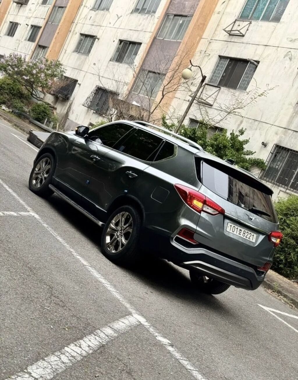 Внедорожник класса SUV, 7‑местный, серый металлик: фото 6
