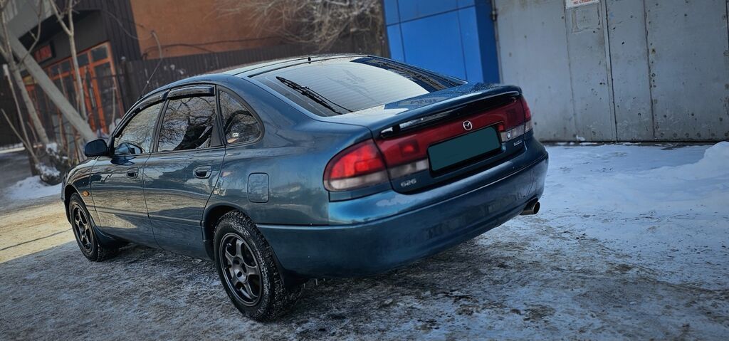 Mazda 626: 1993 г., 2 л, Механика, Бензин, Седан: фото 4