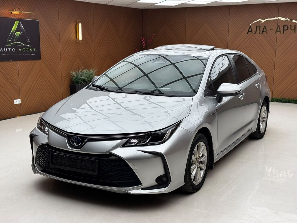 Toyota Corolla: 2023 г., 1.8 л, Вариатор, Гибрид, Седан: фото 2