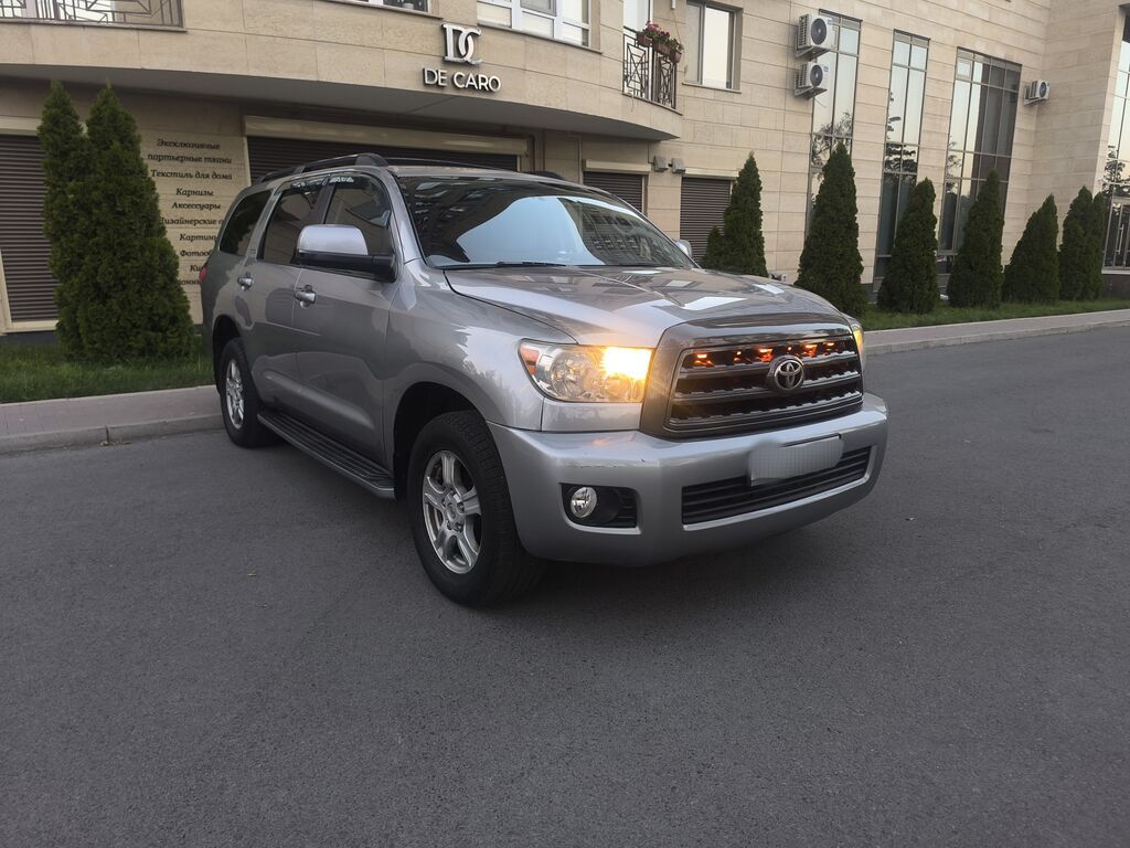 Toyota Sequoia: 2009 г., 4.7 л, Автомат, Бензин, Внедорожник: фото 1