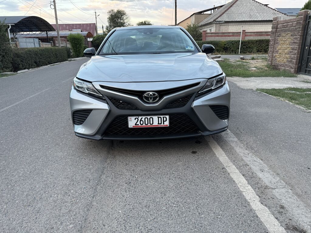 Toyota Camry: 2020 г., 2.5 л, Автомат, Бензин, Седан: фото 3