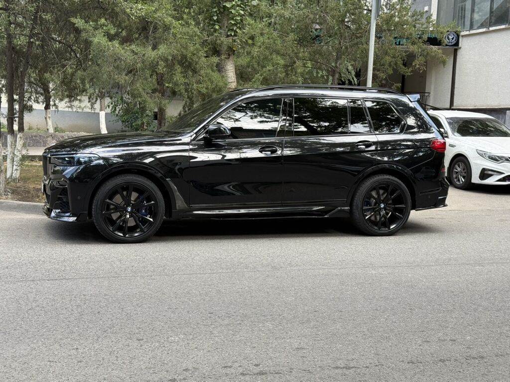 BMW X7: 2020 г., 4.4 л, Автомат, Бензин, Внедорожник: фото 2