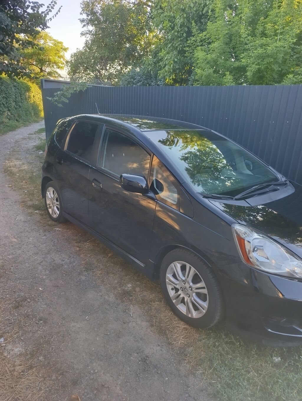 Honda Fit: 2009 г., 1.5 л, Автомат, Бензин, Хэтчбэк: фото 2