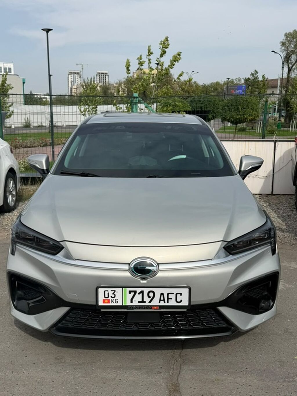 GAC aion s 460 км Пробег 140000 Состояние аккумулятора 90% Салон: фото 3