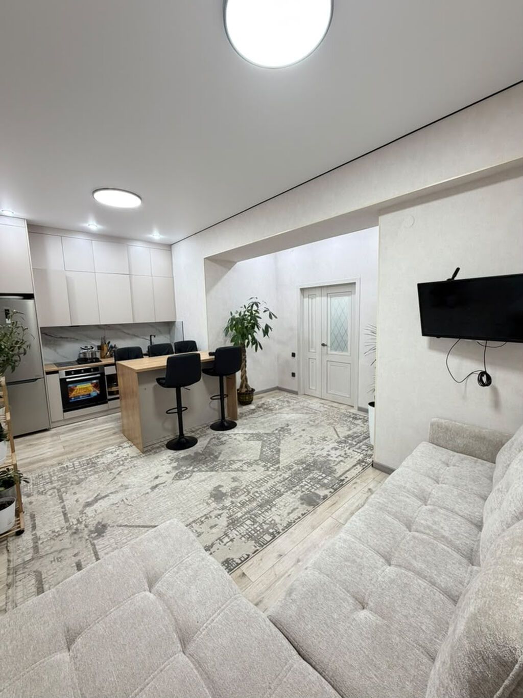 2 комнаты, 56 м², 12 мкр Элитка, 11 этаж, Свежий ремонт: фото 1