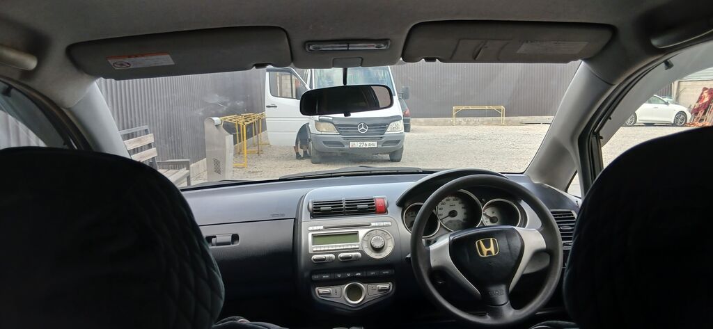 Honda Fit: 2007 г., 1.3 л, Автомат, Бензин, Хэтчбэк: фото 6