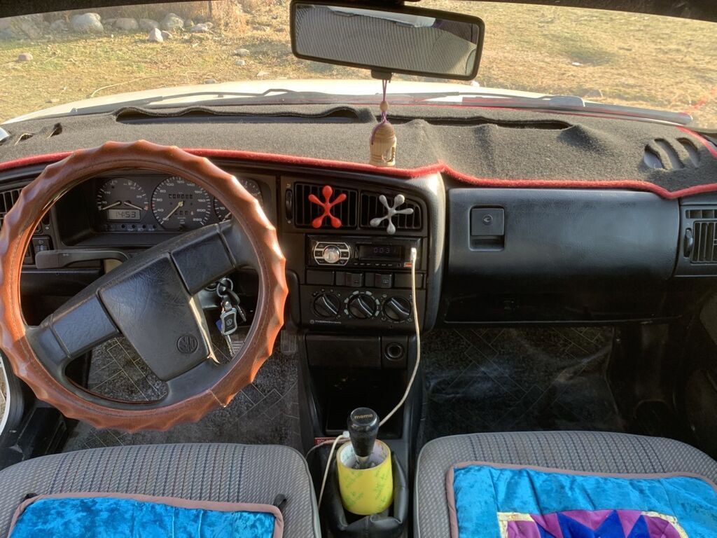 Volkswagen Passat: 1989 г., 1.8 л, Механика, Бензин, Седан: фото 8