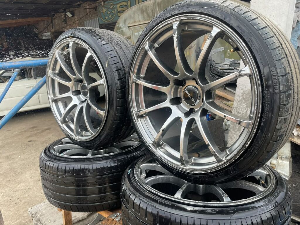 Колеса в сборе 235 / 35 / R 19, Лето, Б/у, Комплект, Легковые, Литые, отверстий - 5: фото 1