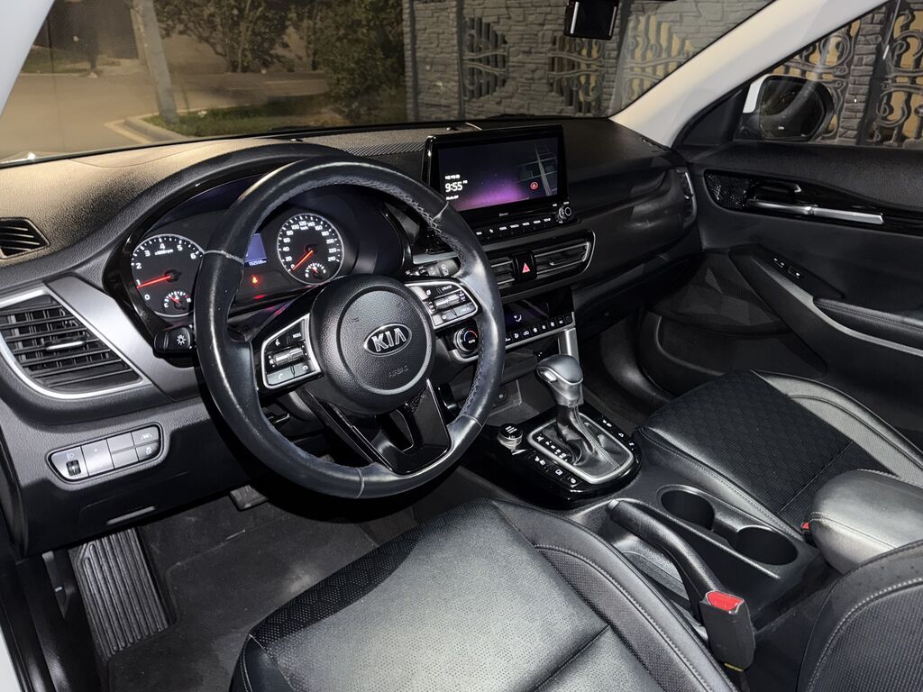 Kia Seltos: 2020 г., 1.6 л, Автомат, Бензин, Внедорожник: фото 6