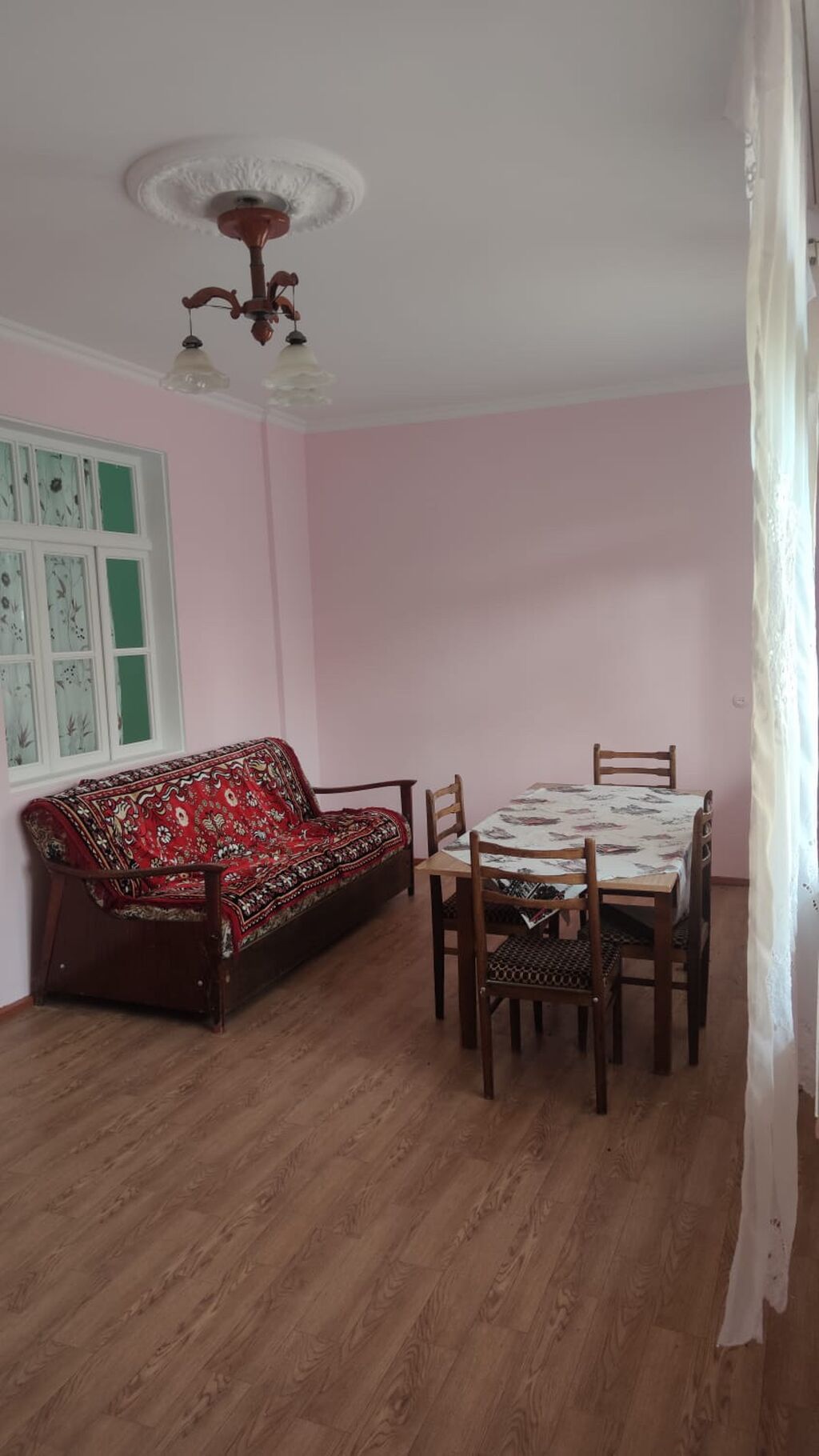 Satılır: Göy göl rayonun Yeni Zod kəndi E.Hacıyev küçəsi ev.68 A