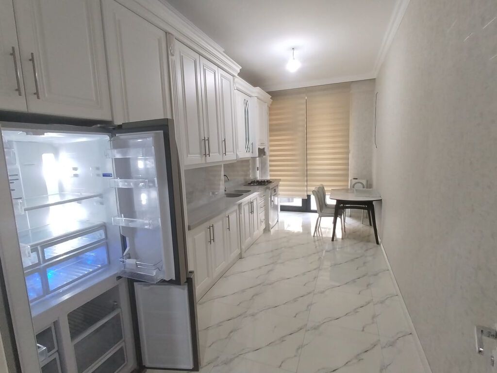 3 otaqlı, Yeni tikili, 165 kv. m