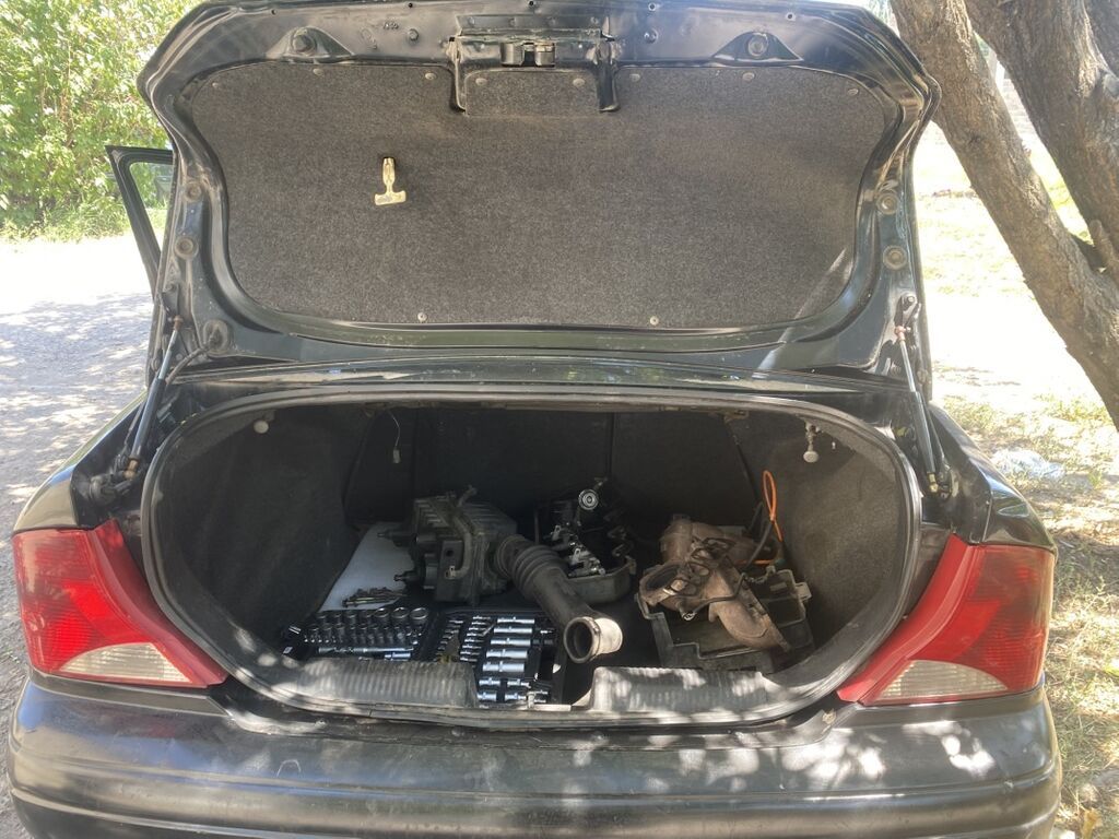 Ford Focus: 2001 г., 2 л, Автомат, Бензин, Седан: фото 3