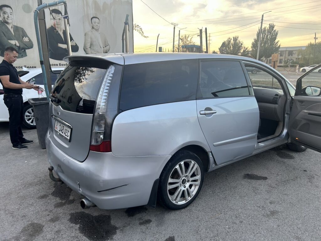 Mitsubishi Grandis: 2004 г., 2.4 л, Автомат, Бензин, Минивэн: фото 6