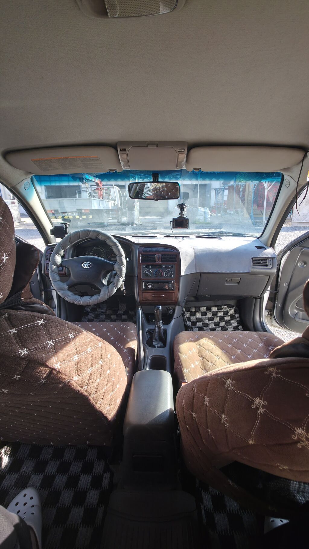 Toyota Avensis: 1999 г., 1.8 л, Механика, Бензин, Универсал: фото 3