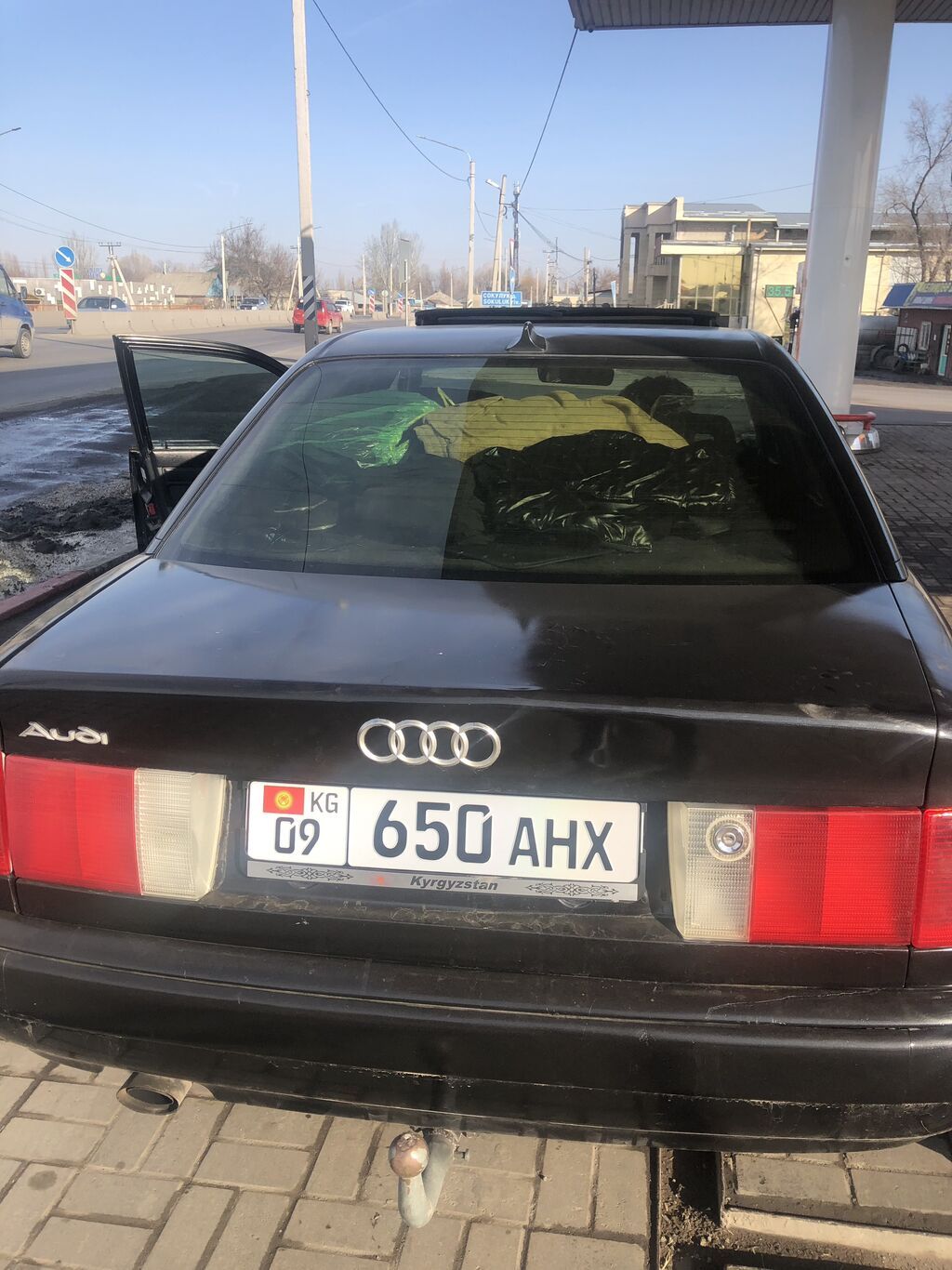 Audi S4: 1991 г., 2.3 л, Механика, Бензин, Седан: фото 5