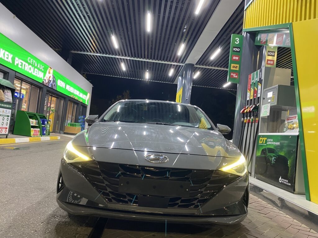 Hyundai Elantra: 2021 г., 1.6 л, Автомат, Бензин, Седан: фото 2