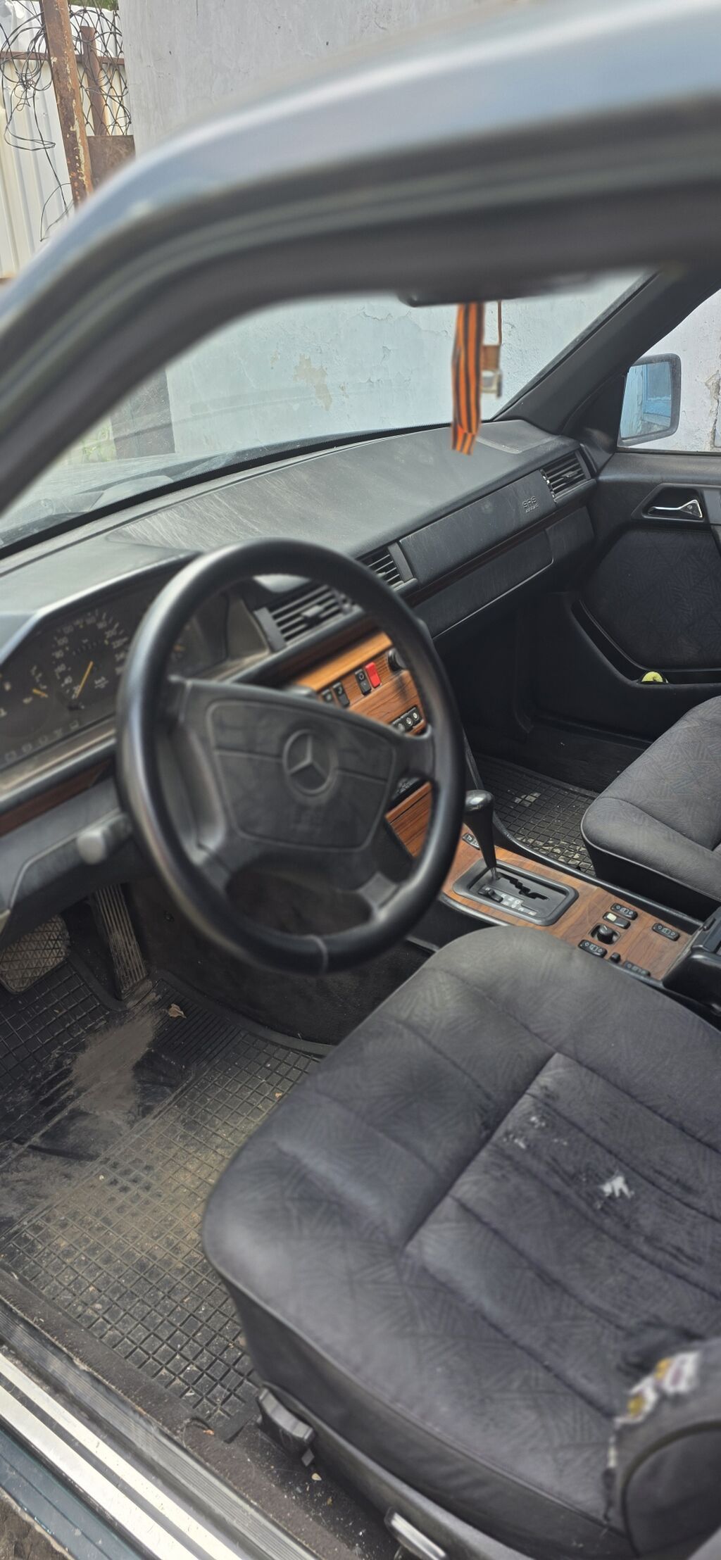 Mercedes-Benz W124: 1995 г., 3.2 л, Автомат, Бензин, Седан: фото 4