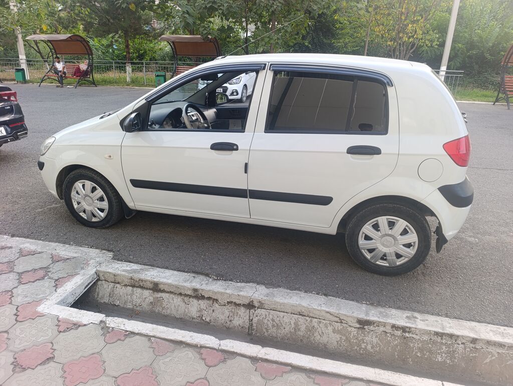Hyundai Getz: 2010 г., 1.6 л, Механика, Бензин, Хэтчбэк: фото 4