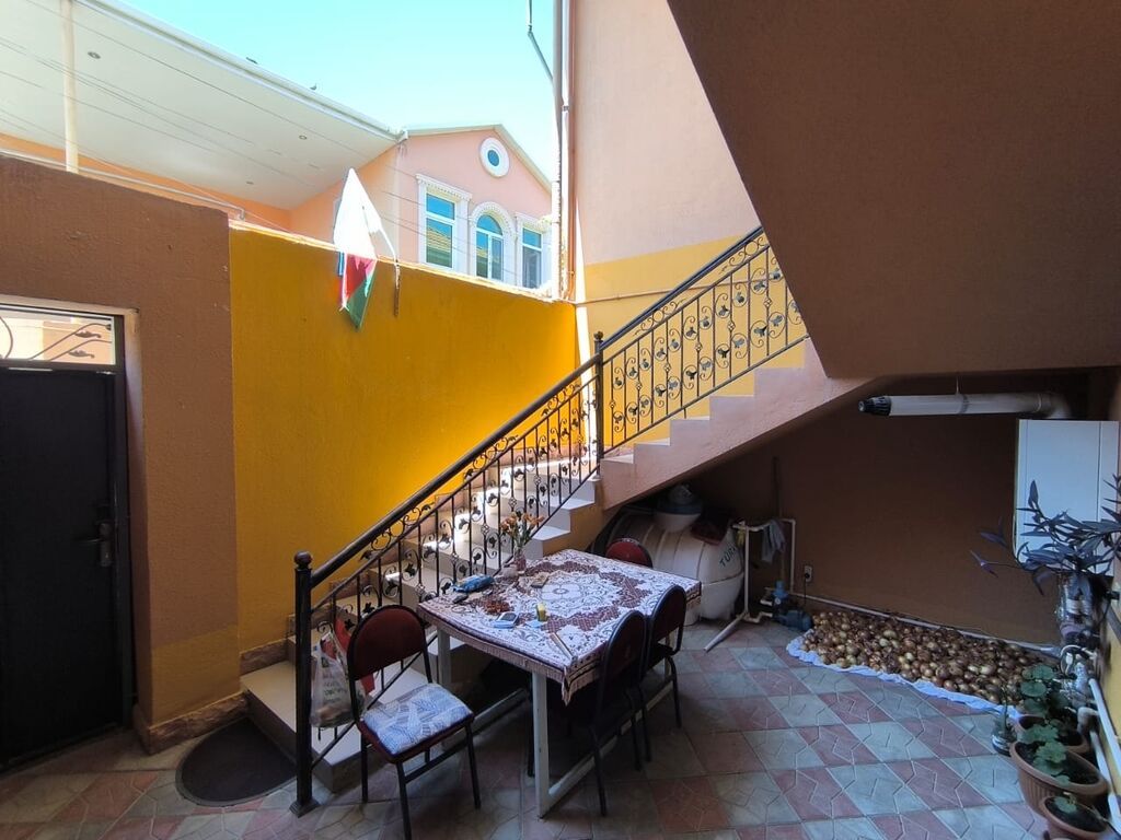 6 otaqlı, 165 kv. m, Kredit yoxdur, Orta təmir