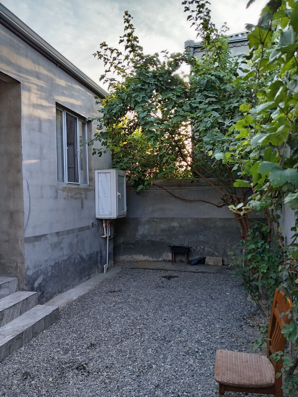 Binə 1 otaqlı, 90 kv. m, Orta təmir