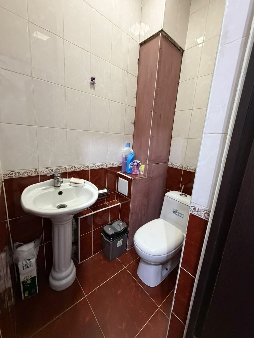 3 комнаты, 65 м², 105 серия, 1 этаж, Косметический ремонт: фото 1