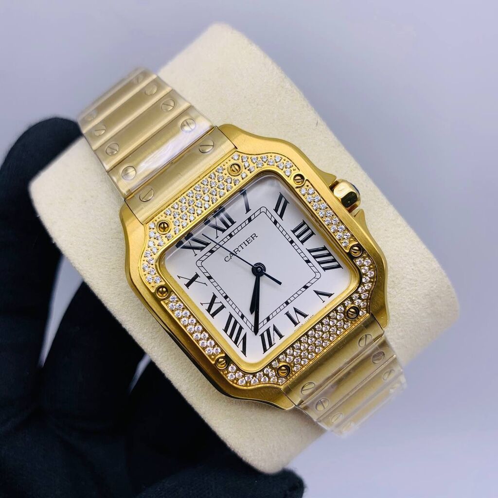 Часы картье копии. Cartier Santos 100 XL Diamond. Cartier Santos 100 XL. Часы Cartier Santos 100. Cartier Santos 100xl Full Diamond.