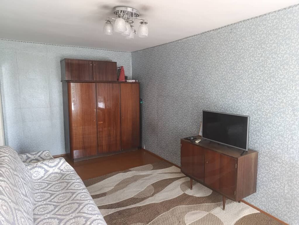 2 комнаты, 40 м², Азия Молл Хрущевка, 3 этаж, Старый ремонт: фото 3
