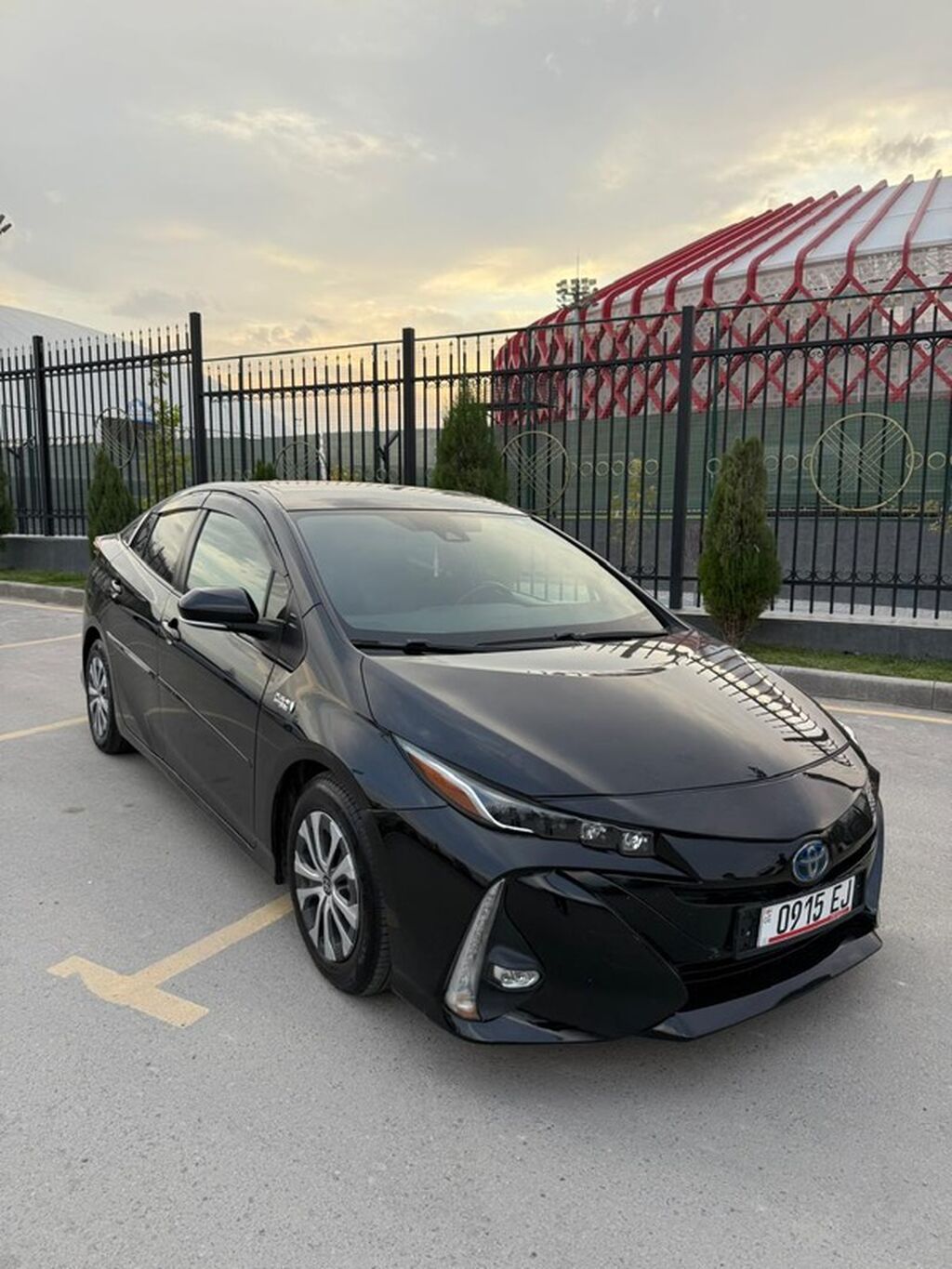 Toyota Prius: 2020 г., 1.8 л, Робот, Электромобиль, Хэтчбэк: фото 7