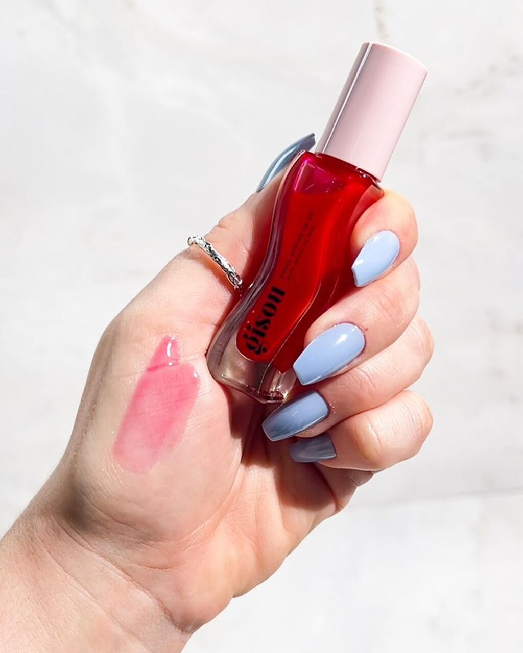 Gisou Lip Oil — оттенок Strawberry Sorbet Самое крутое масло для губ: фото 2