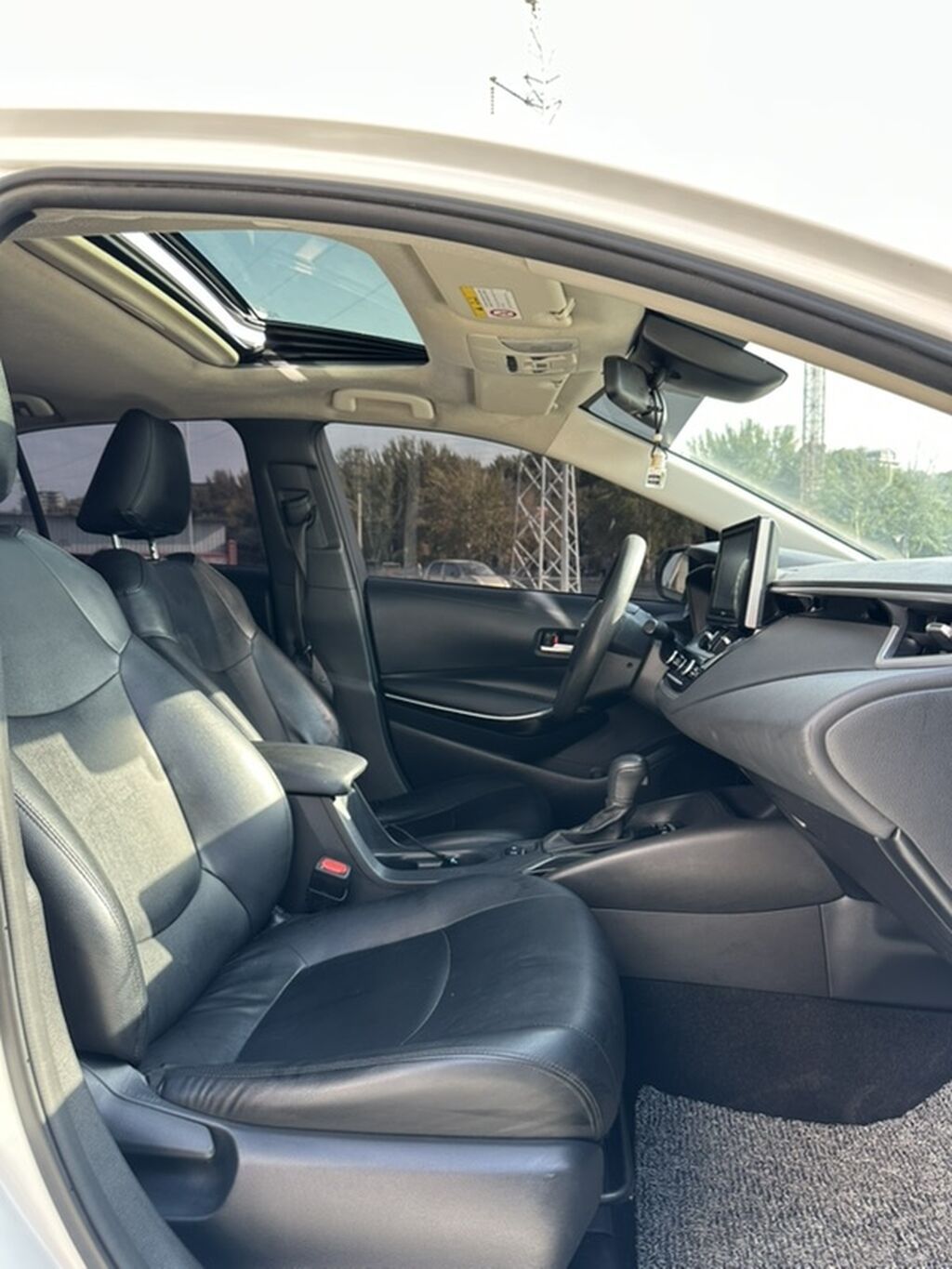 Toyota Corolla: 2020 г., Вариатор, Гибрид, Седан: фото 4