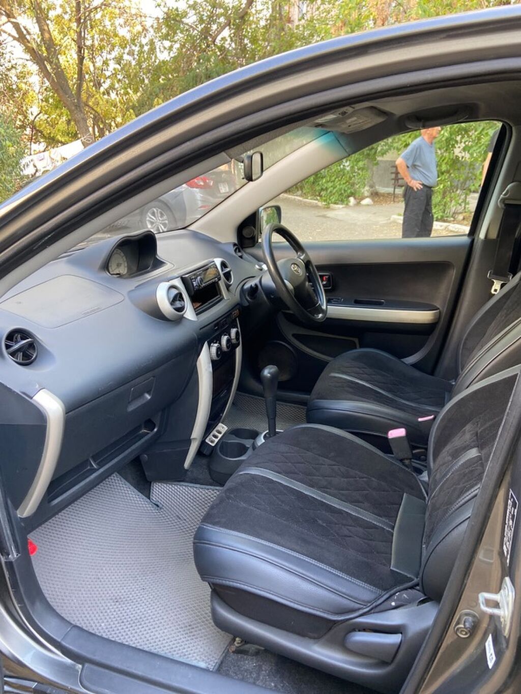 Toyota Ist: 2005 г., 1.3 л, Автомат, Бензин, Хэтчбэк: фото 8