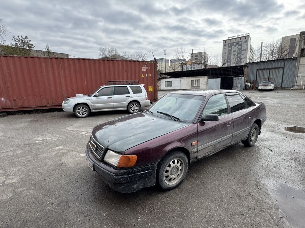 Audi 100: 1991 г., 2.3 л, Механика, Бензин, Седан: фото 3