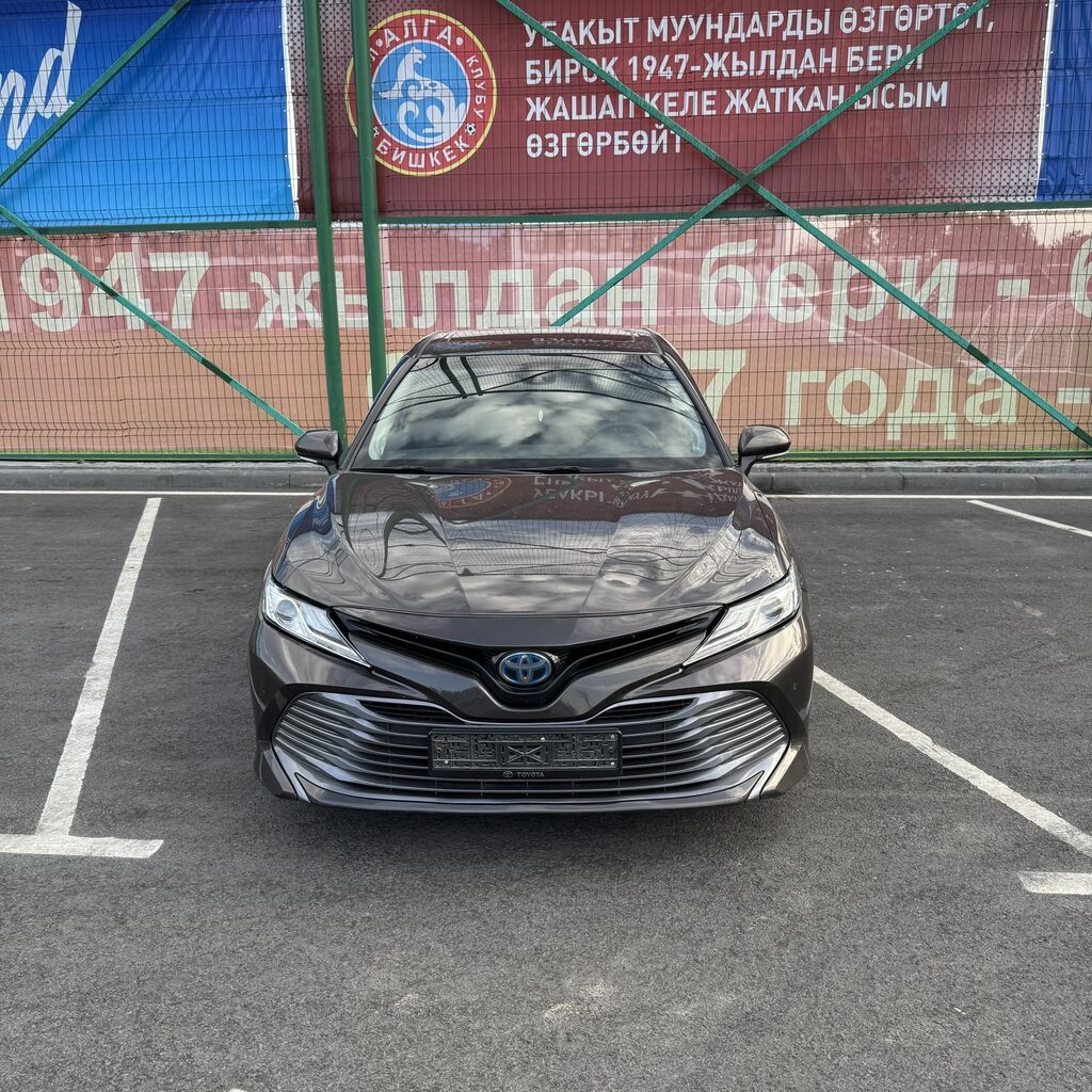 Toyota Camry: 2018 г., 2.5 л, Вариатор, Гибрид, Седан: фото 2