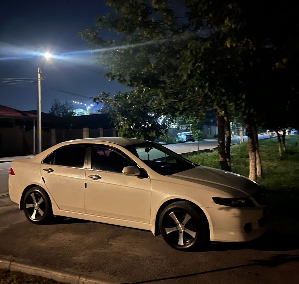 Honda Accord: 2003 г., 2 л, Автомат, Бензин, Седан: фото 2