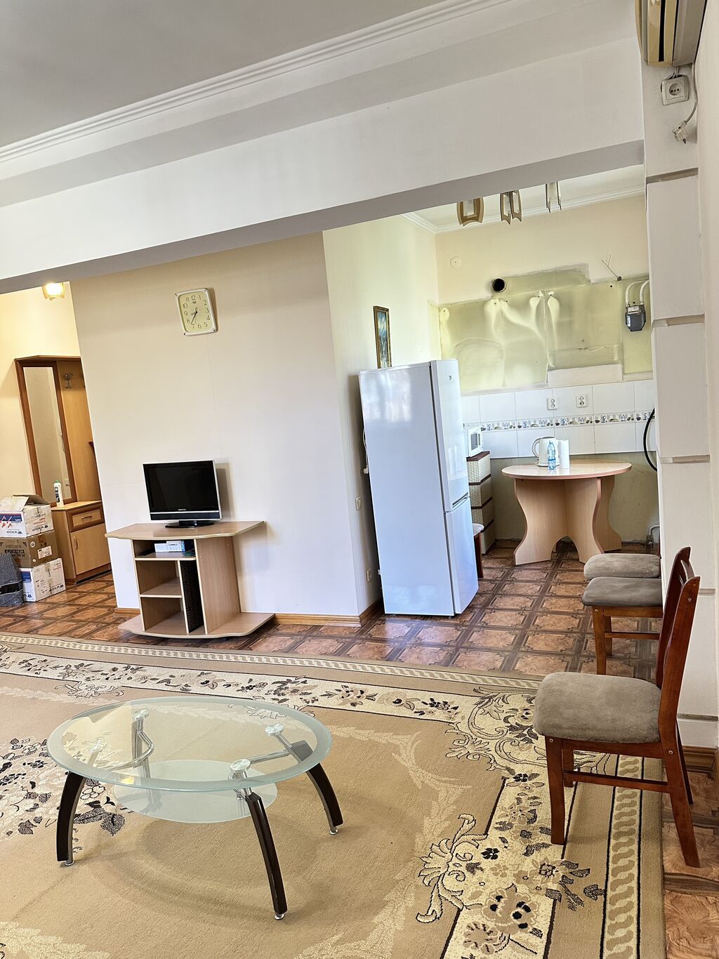 2 комнаты, 45 м², Золотой квадрат Сталинка, 3 этаж, Старый ремонт: фото 1