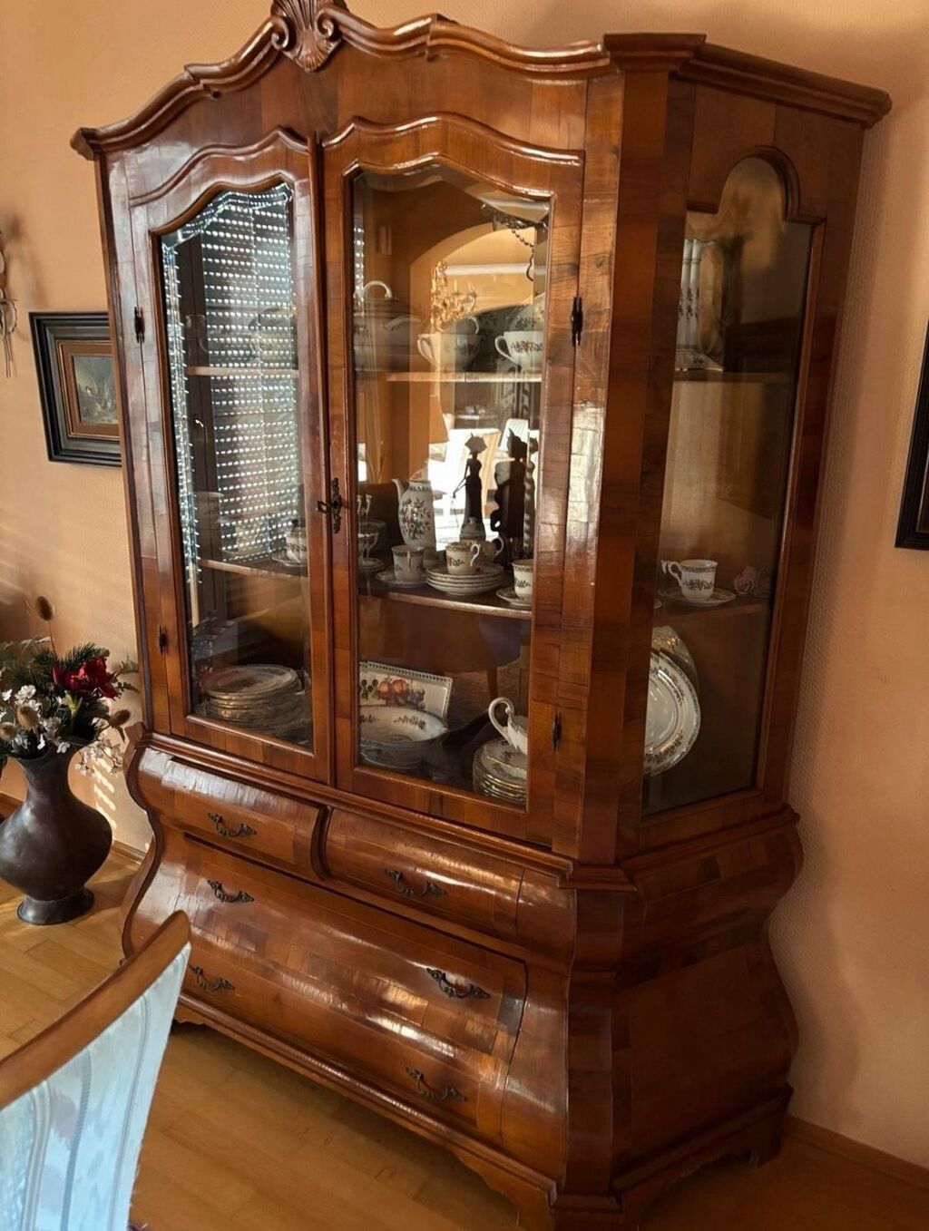 Stilske vitrine: Otkup stilskog nameštaja i kompletnog pokućstva aleksa