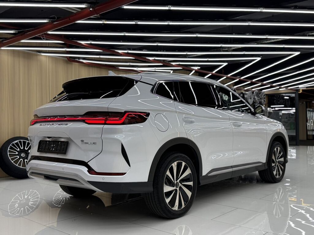 BYD Song Plus: 2024 г., 0.1 л, Автомат, Гибрид, Кроссовер: фото 3