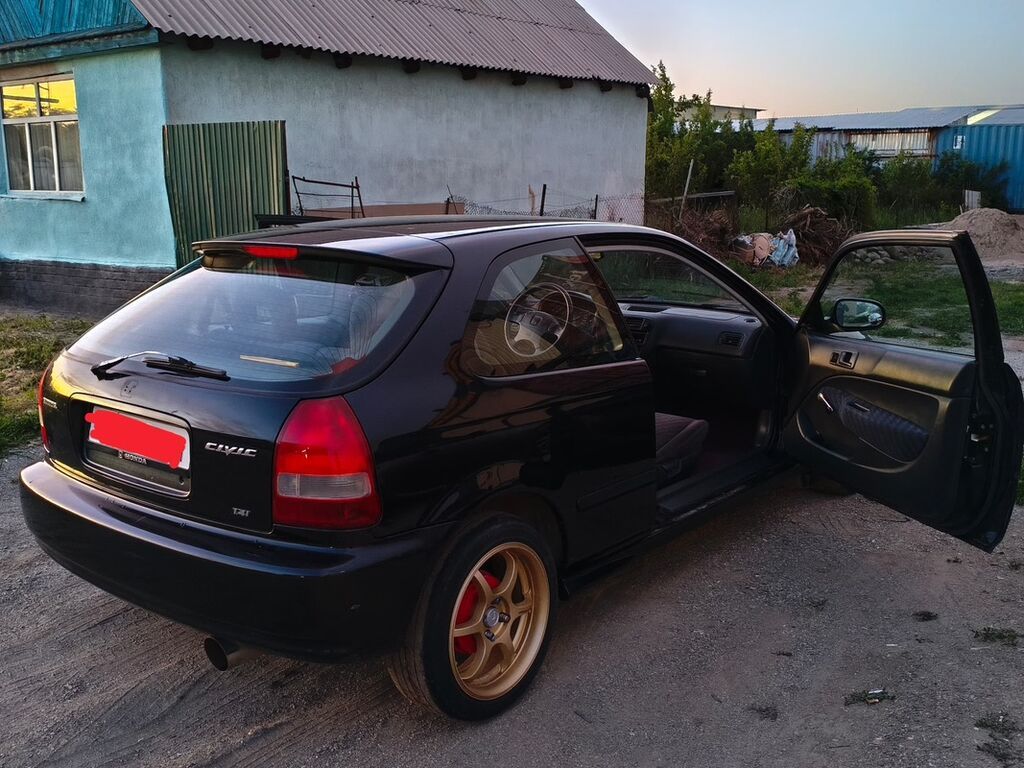 Honda Civic: 1999 г., Механика, Бензин, Хэтчбэк: фото 3