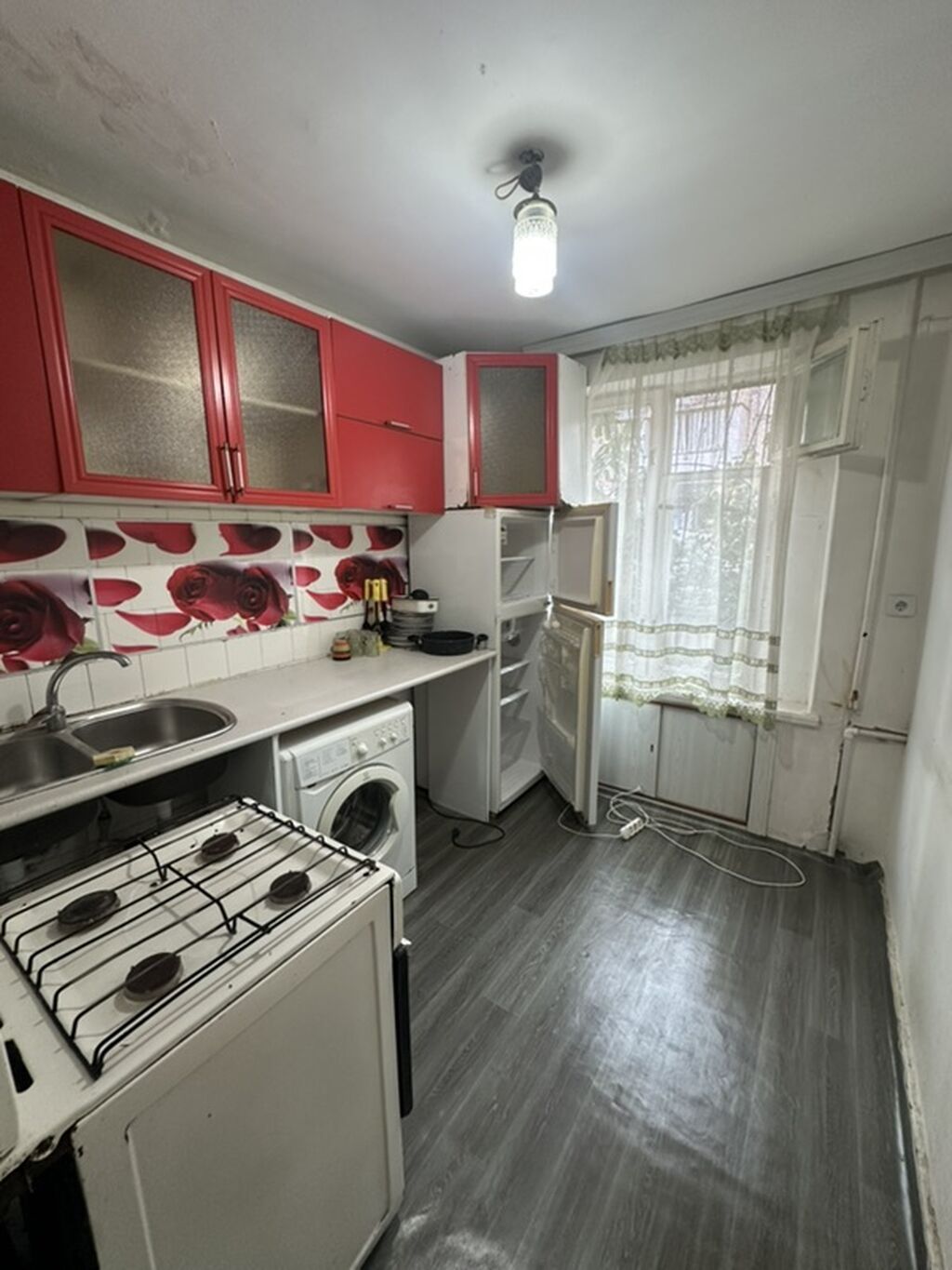 2 otaqlı mənzil kirayə verilir. Qaz su işıq daimi. İstilik mərkəzi. 3