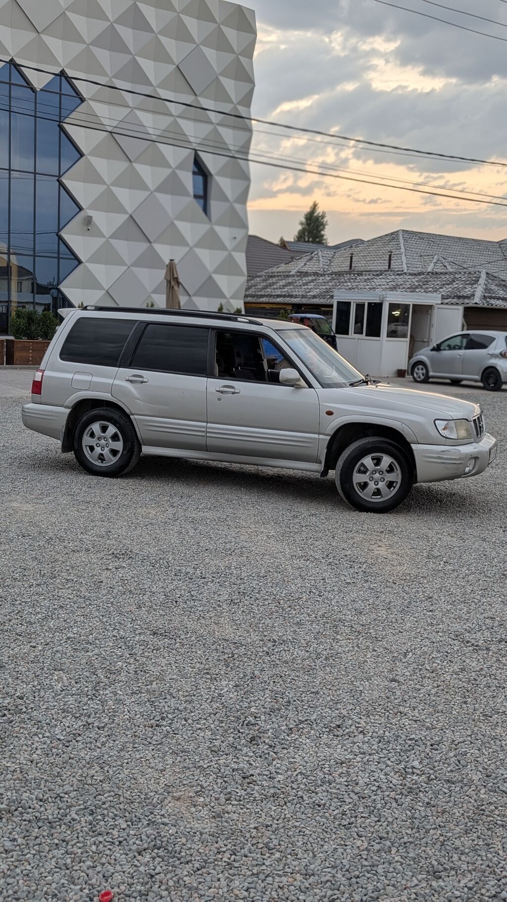 Subaru Forester: 2001 г., 2 л, Автомат, Бензин, Универсал: фото 2