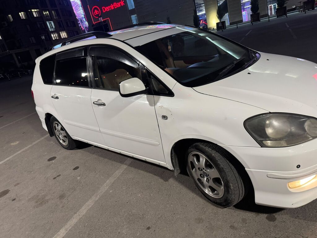 Toyota Ipsum: 2003 г., 2.4 л, Бензин, Минивэн: фото 2