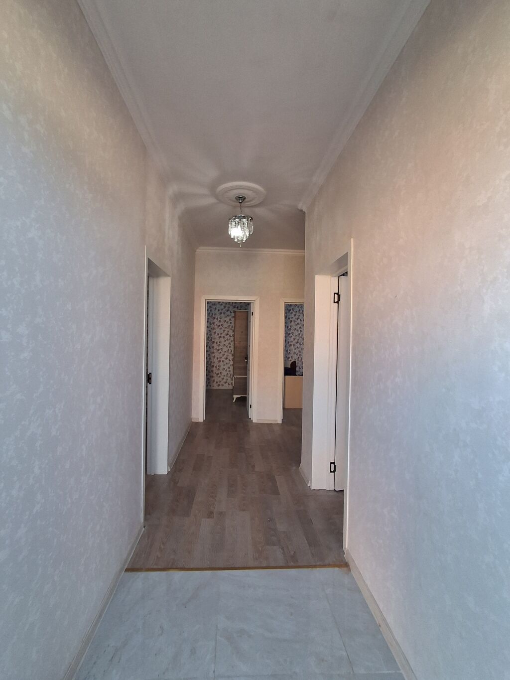 86 kv. m, 3 otaqlı, Kommunal xətlər qoşulmayıb