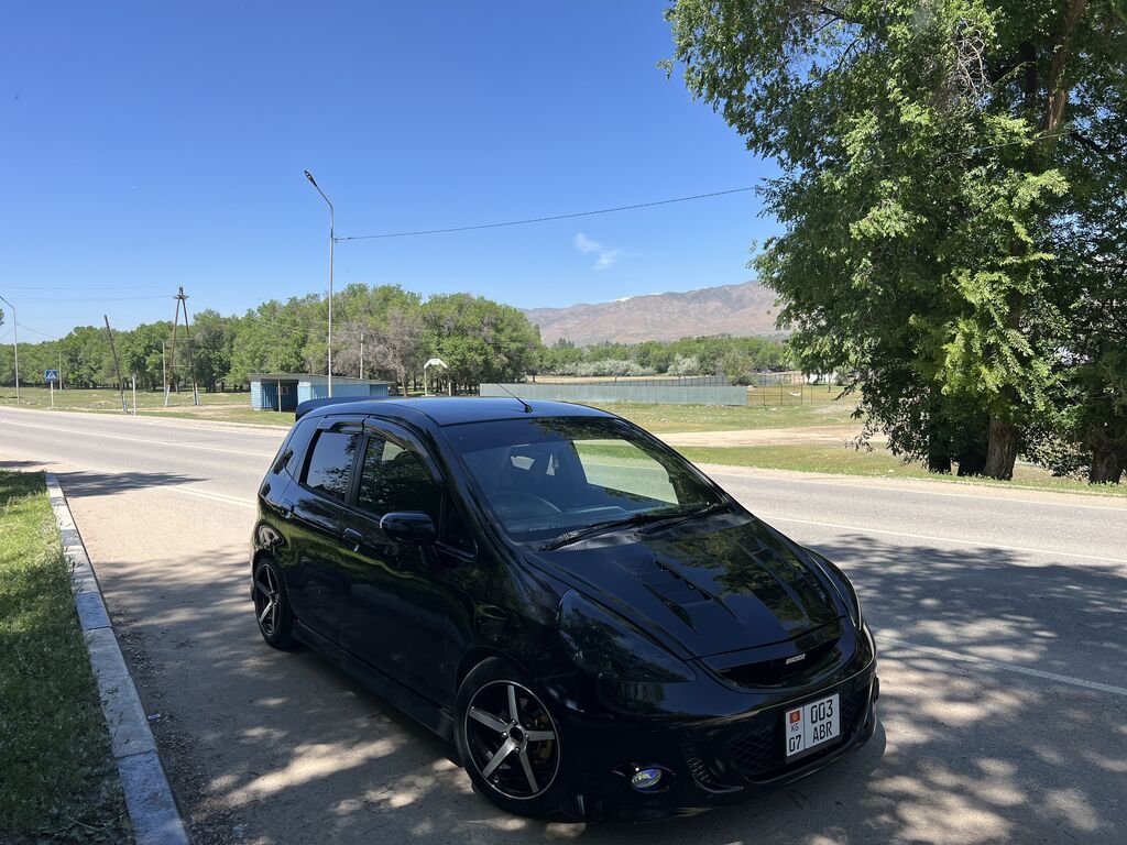 Honda Fit: 2003 г., 1.5 л, Бензин, Хэтчбэк — фото 3