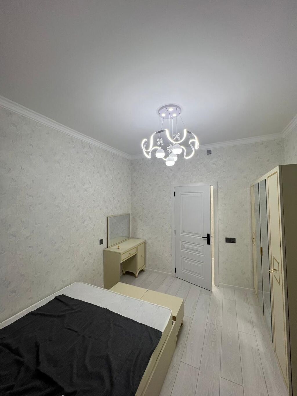 Bakı, 8-ci kilometr, 2 otaqlı, Köhnə tikili, m. Qara Qarayev, 70 kv. m