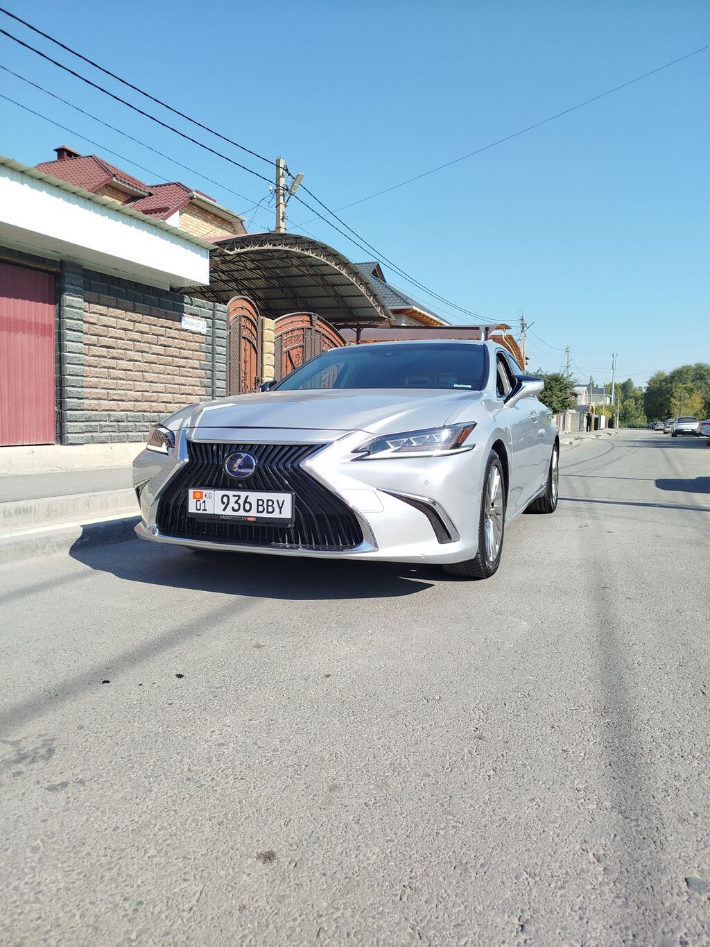 Lexus ES: 2019 г., 2.5 л, Автомат, Гибрид, Седан: фото 2