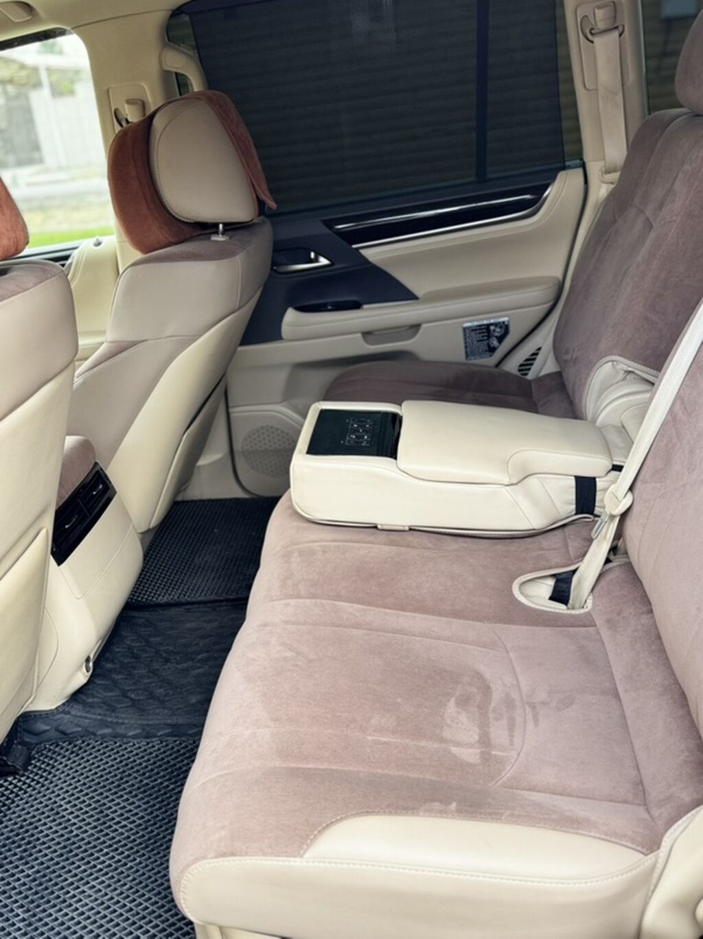 Lexus LX: 2018 г., 5.7 л, Автомат, Бензин, Внедорожник: фото 7