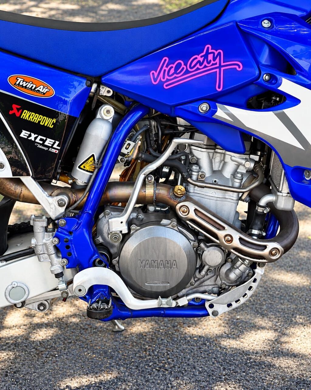YAMAHA WR450F SUPERMOTO Японская мощь. Итальянский стиль: фото 5