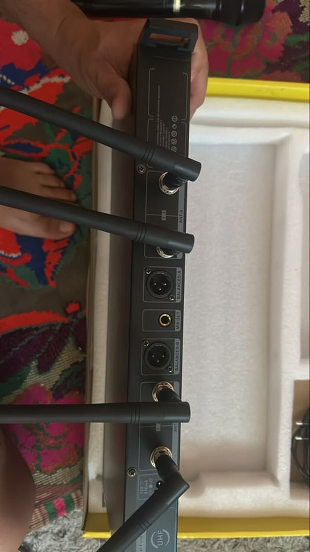 Беспроводная микрофонная система Shure AXT800 (двухканальная) -: фото 4