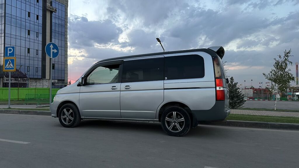 Honda Stepwgn: 2001 г., Бензин, Минивэн: фото 1
